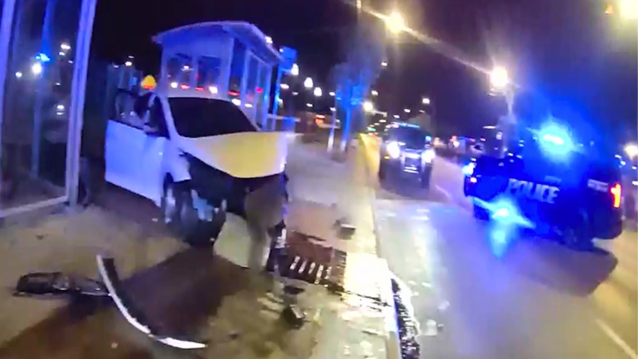 Thumbnail for 14yo Tries Outsmarting Cops, Fails Miserably
