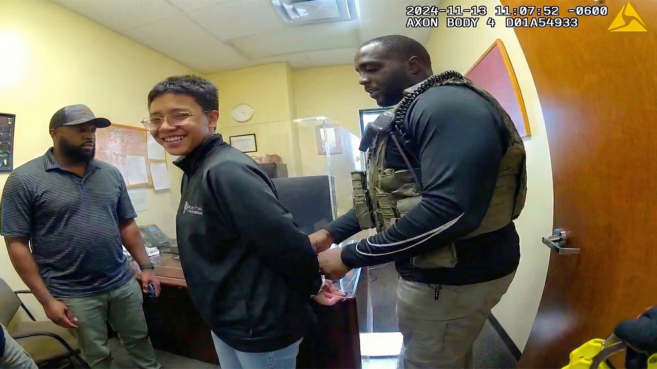 Thumbnail for Teen Laughs After Shooting a Father Over an iPhone on Facebook Marketplace