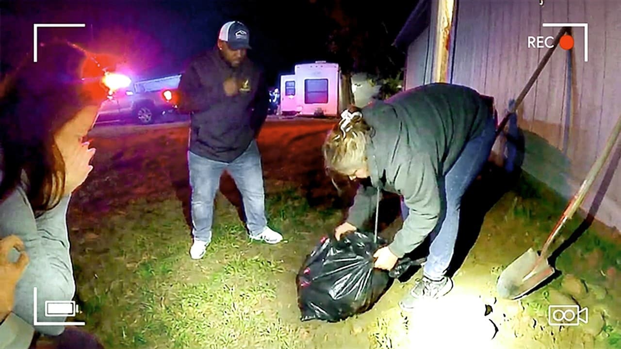 Thumbnail for Family Discovers Missing Dad's Head Inside Garbage Bag