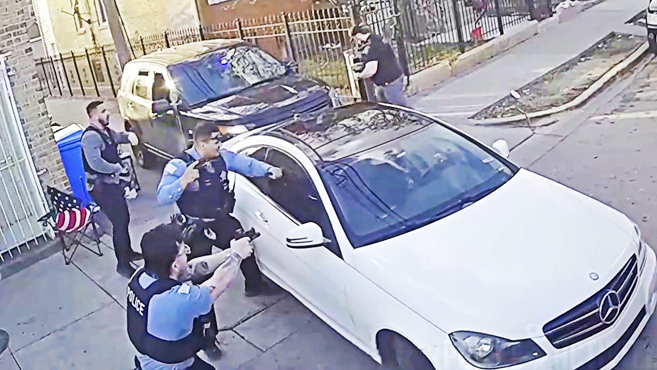 Thumbnail for Chicago Cop Shoots Armed Suspect Trapped After Bus Collision