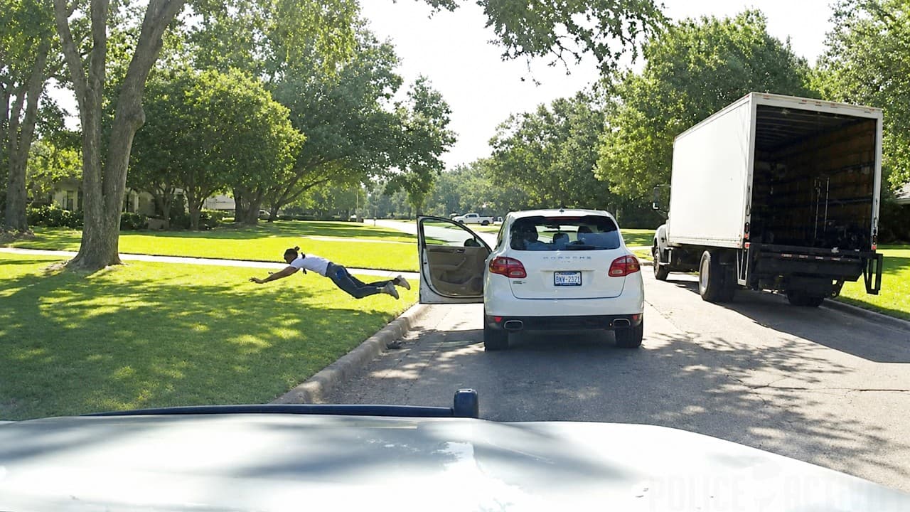 Thumbnail for Dallas Officer Fires at Fellow Cop After Mistaking Him For Suspect