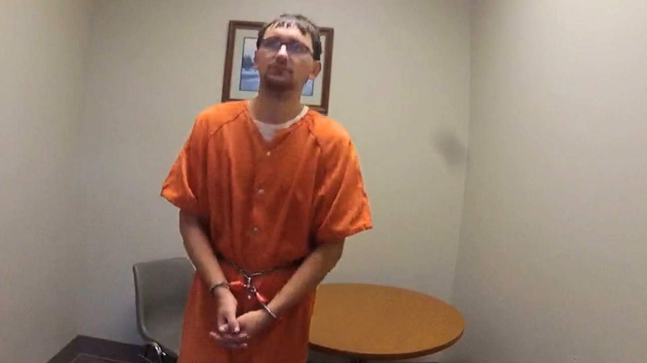 Thumbnail for Man Pulls a Knife on Wife Outside Family Court