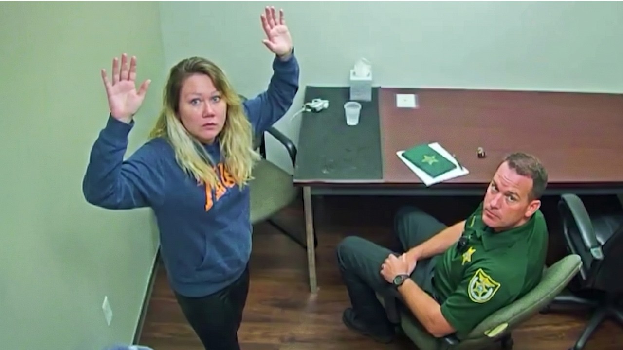 Thumbnail for Mom Sends Her 16-Year-Old Daughter to Machete Her Husband's Side Chick